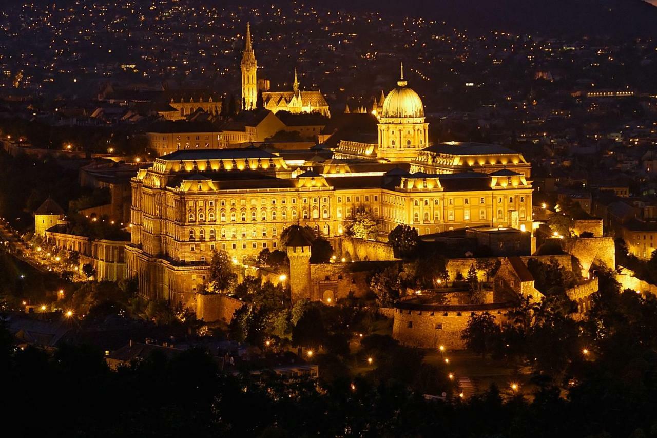 Andrassy Boulevard Budapest Kültér fotó